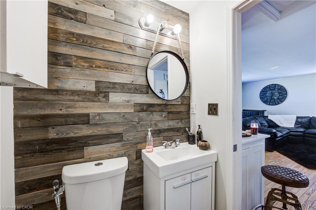 128 Dover Street, Otterville, ON - Indoor Photo Showing Bathroom