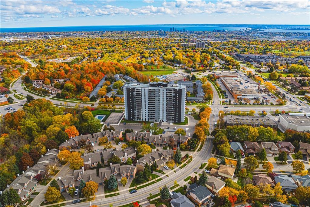 1206-2055 Upper Middle Road, Burlington, ON - Outdoor With View