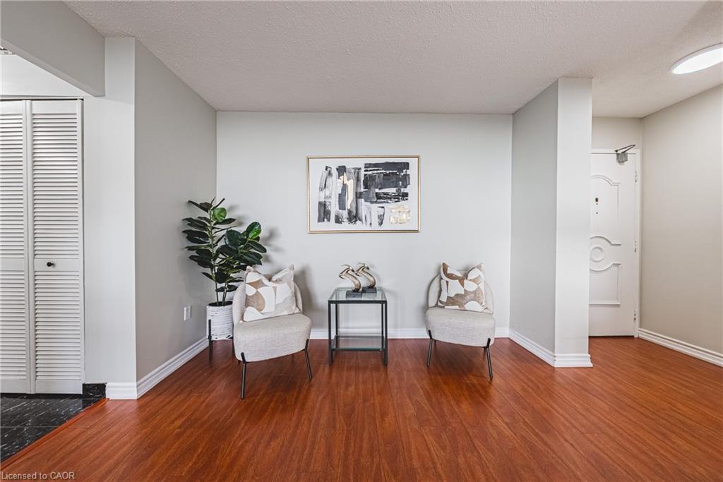 1206-2055 Upper Middle Road, Burlington, ON - Indoor Photo Showing Other Room