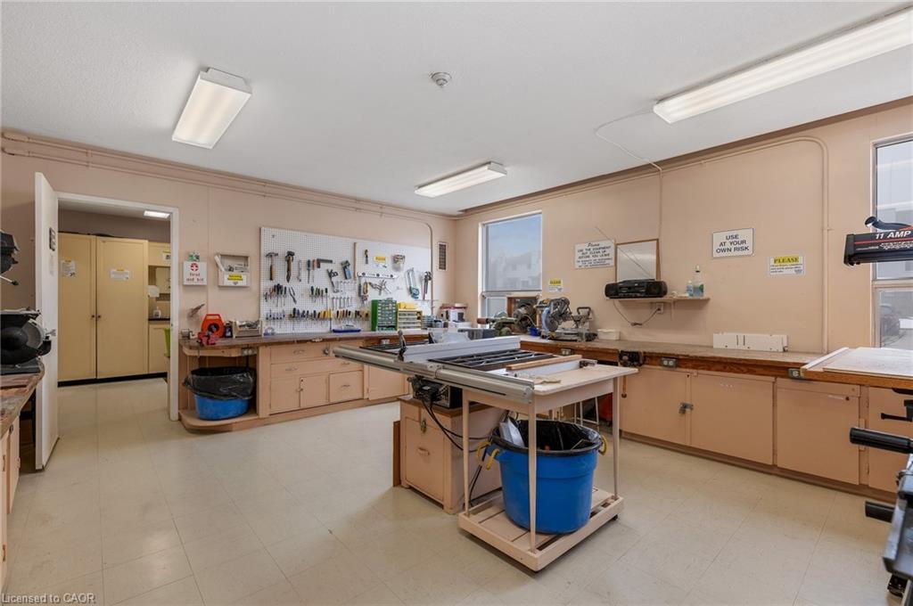 1206-2055 Upper Middle Road, Burlington, ON - Indoor Photo Showing Kitchen With Double Sink
