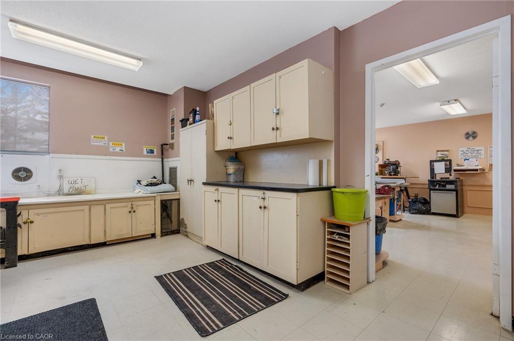 1206-2055 Upper Middle Road, Burlington, ON - Indoor