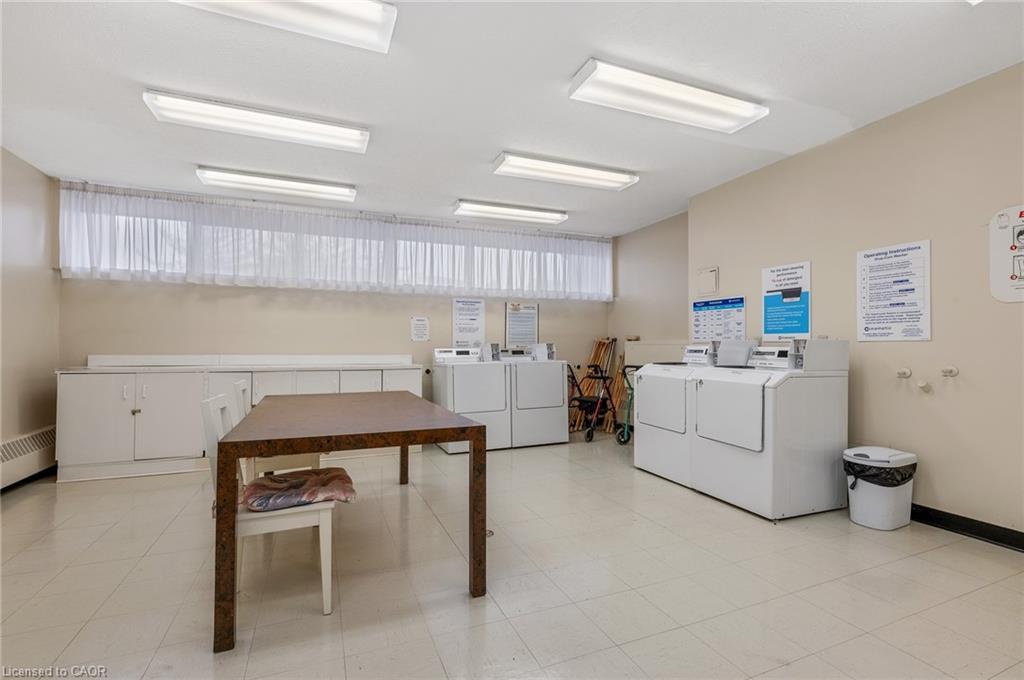 1206-2055 Upper Middle Road, Burlington, ON - Indoor Photo Showing Laundry Room