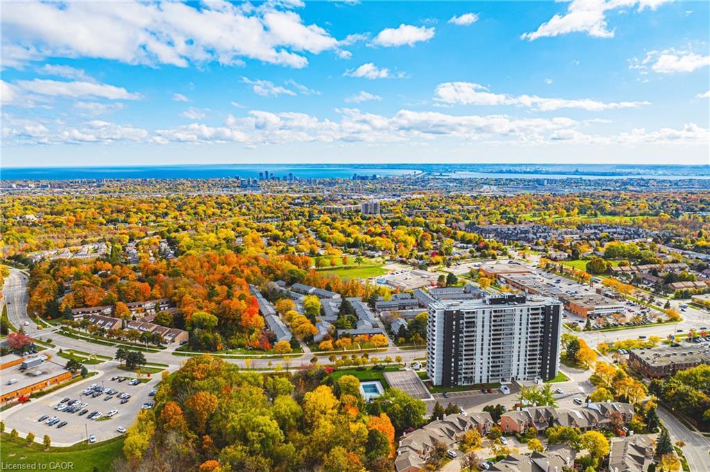 1206-2055 Upper Middle Road, Burlington, ON - Outdoor With View