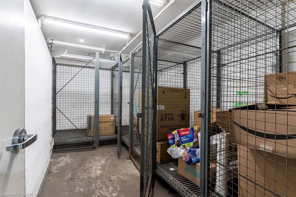 401-310 Burnhamthorpe Road W, Mississauga, ON - Indoor Photo Showing Other Room