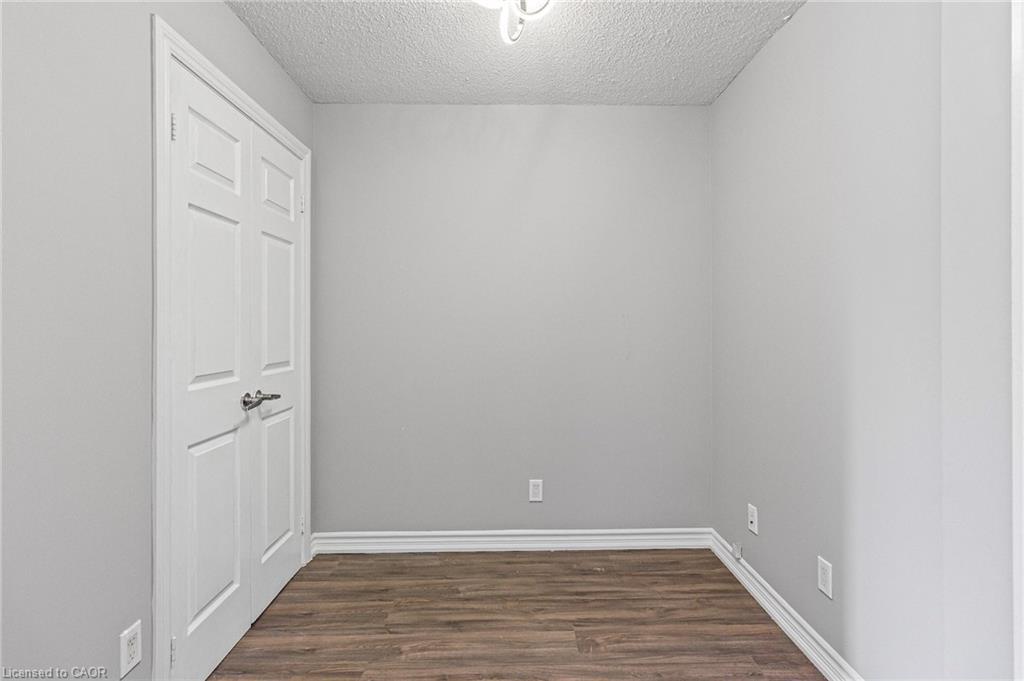 401-310 Burnhamthorpe Road W, Mississauga, ON - Indoor Photo Showing Other Room