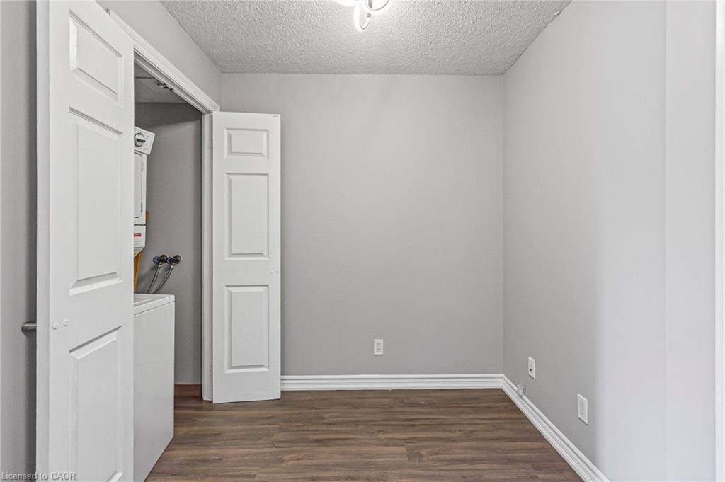 401-310 Burnhamthorpe Road W, Mississauga, ON - Indoor Photo Showing Other Room