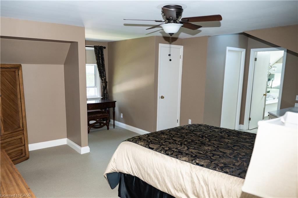 4194 Corrine Court, Burlington, ON - Indoor Photo Showing Bedroom