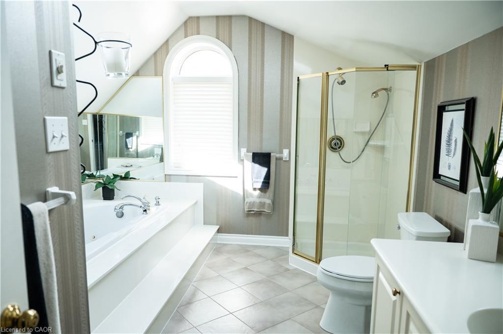 4194 Corrine Court, Burlington, ON - Indoor Photo Showing Bathroom