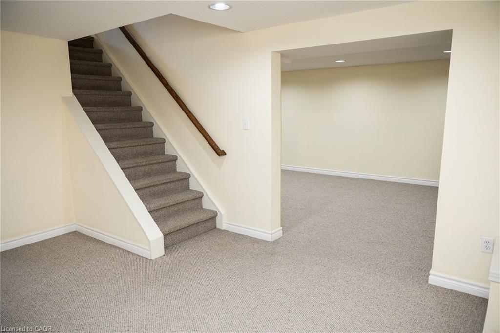 4194 Corrine Court, Burlington, ON - Indoor Photo Showing Other Room