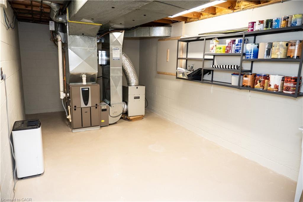 4194 Corrine Court, Burlington, ON - Indoor Photo Showing Basement