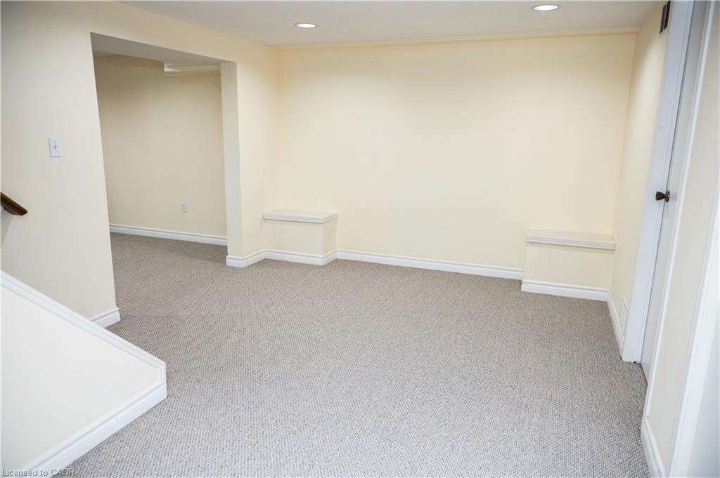 4194 Corrine Court, Burlington, ON - Indoor Photo Showing Other Room