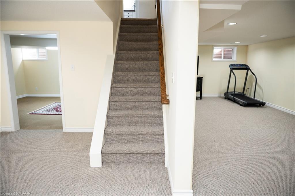 4194 Corrine Court, Burlington, ON - Indoor