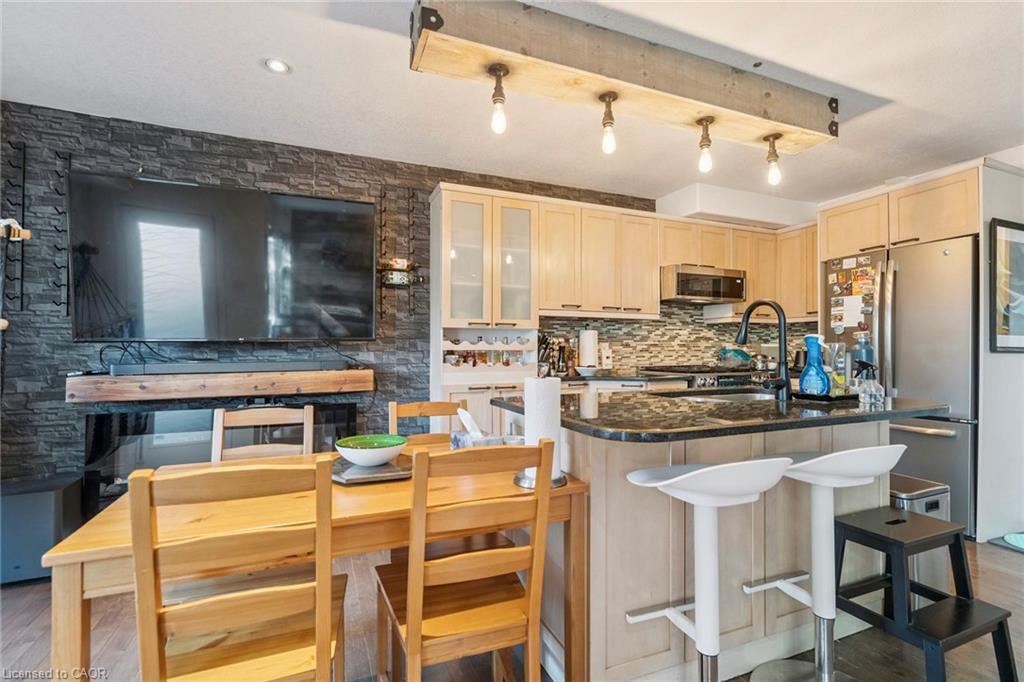 27 Pettit Street, Stoney Creek, ON - Indoor Photo Showing Kitchen With Double Sink