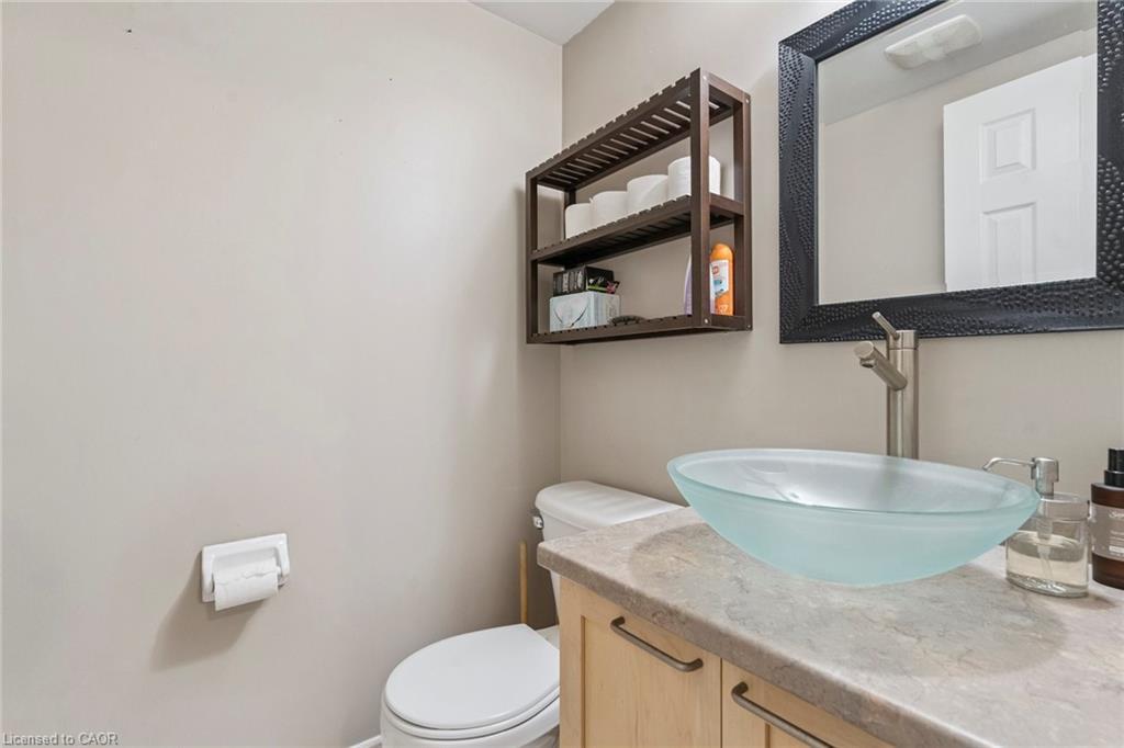 27 Pettit Street, Stoney Creek, ON - Indoor Photo Showing Bathroom
