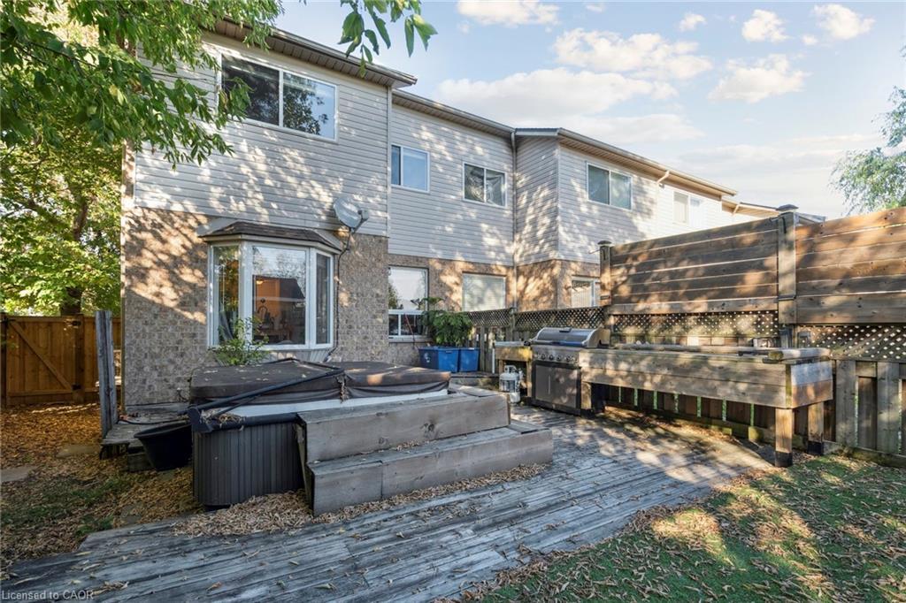 27 Pettit Street, Stoney Creek, ON - Outdoor