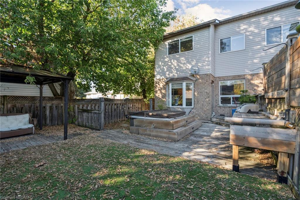 27 Pettit Street, Stoney Creek, ON - Outdoor