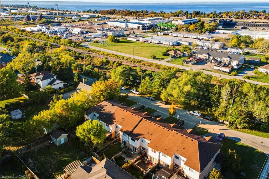 27 Pettit Street, Stoney Creek, ON - Outdoor With View