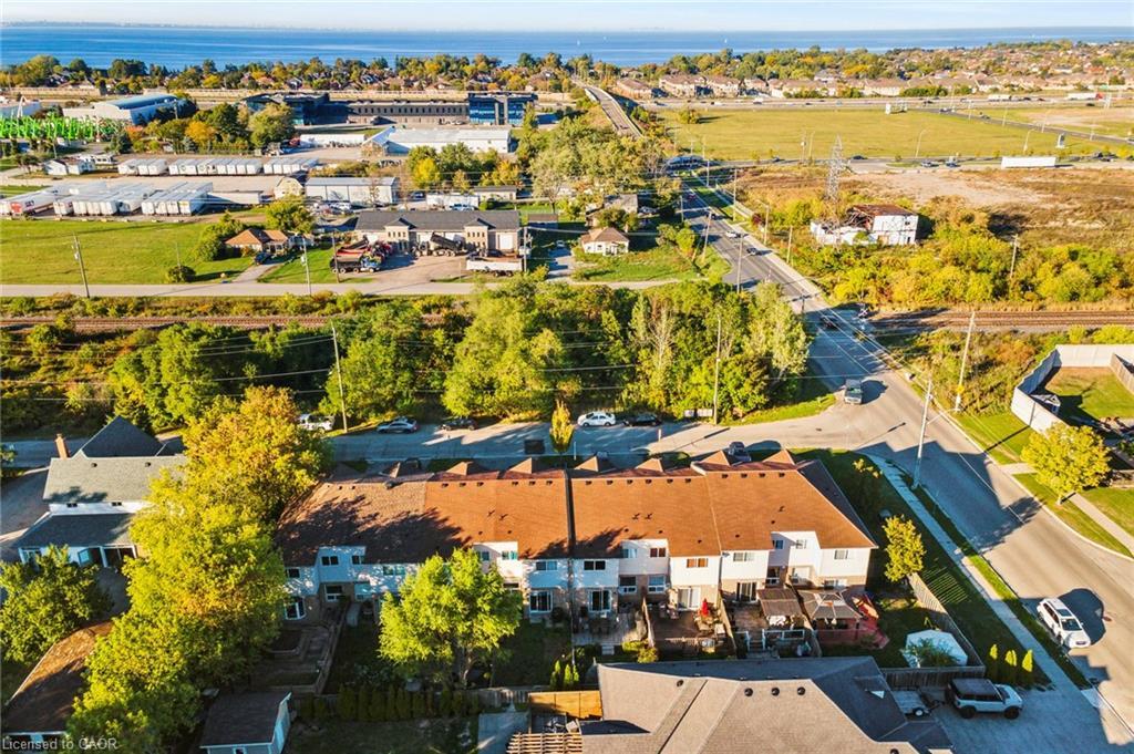 27 Pettit Street, Stoney Creek, ON - Outdoor With View