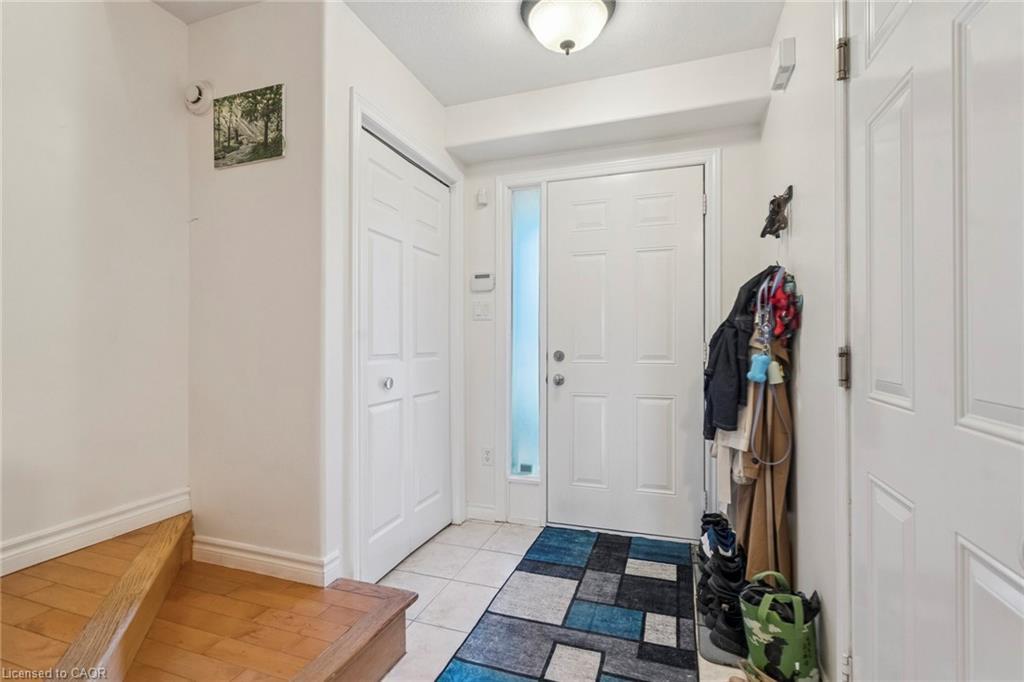 27 Pettit Street, Stoney Creek, ON - Indoor Photo Showing Other Room