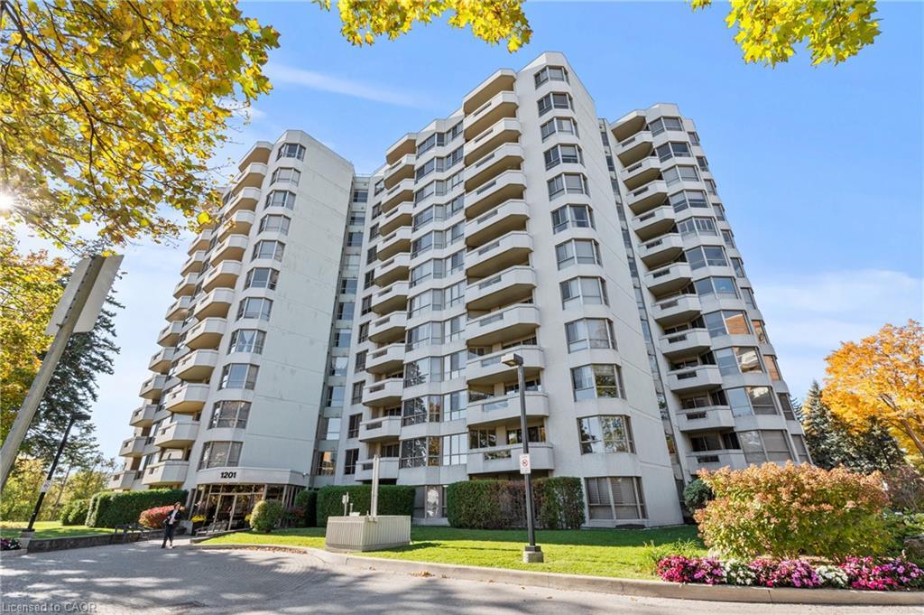 302-1201 North Shore Boulevard E, Burlington, ON - Outdoor With Balcony With Facade