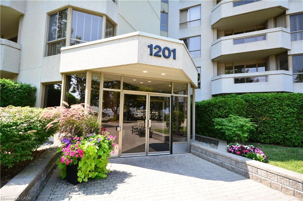 302-1201 North Shore Boulevard E, Burlington, ON - Outdoor With Balcony