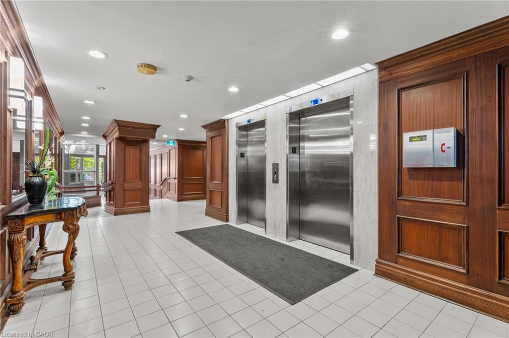 302-1201 North Shore Boulevard E, Burlington, ON - Indoor Photo Showing Other Room