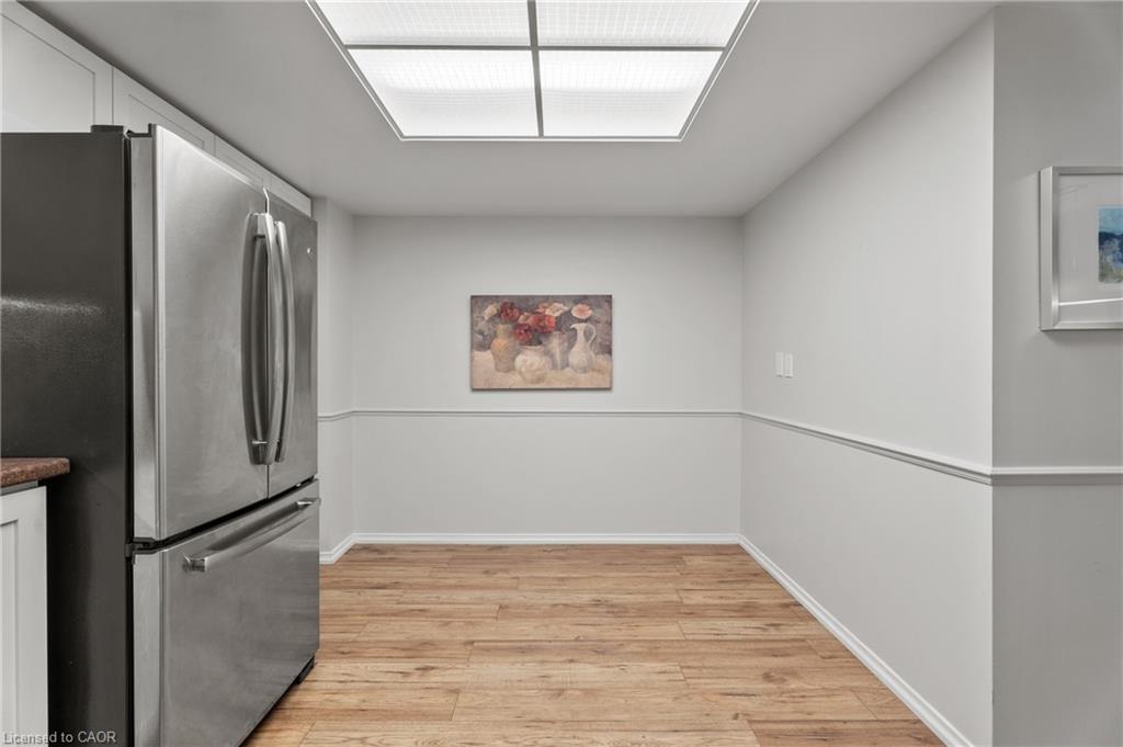 302-1201 North Shore Boulevard E, Burlington, ON - Indoor Photo Showing Other Room
