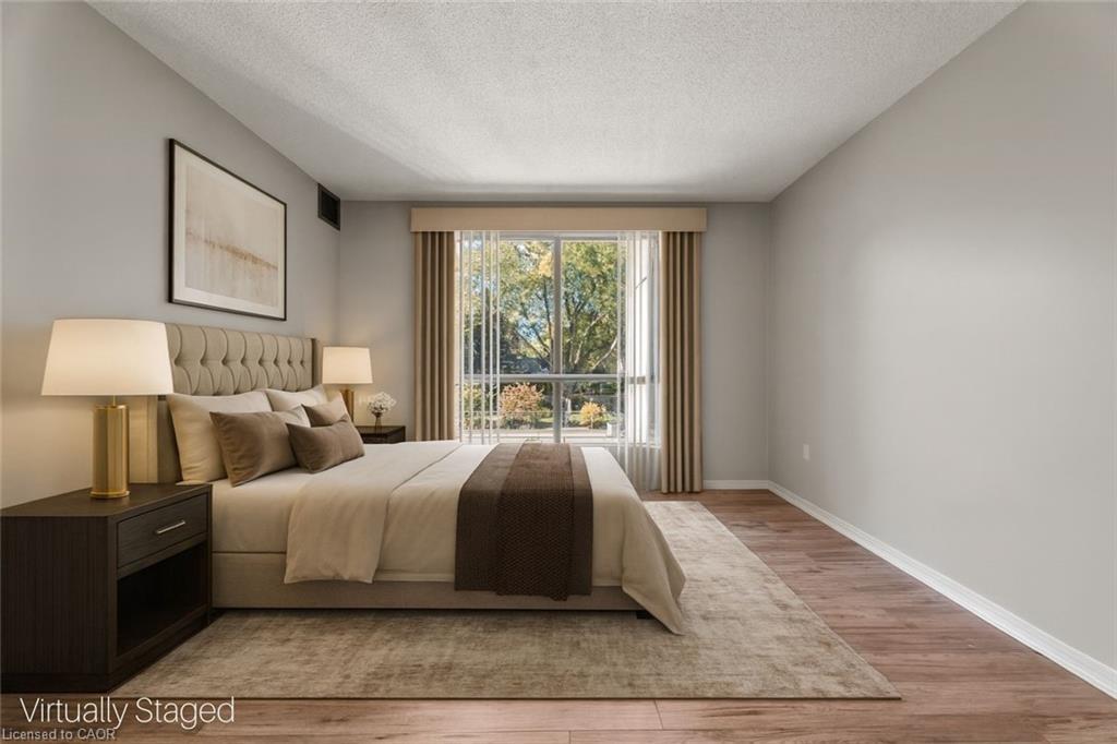 302-1201 North Shore Boulevard E, Burlington, ON - Indoor Photo Showing Bedroom