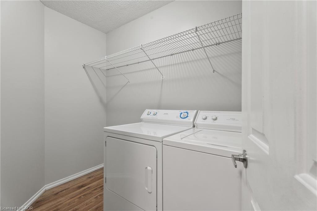 302-1201 North Shore Boulevard E, Burlington, ON - Indoor Photo Showing Laundry Room