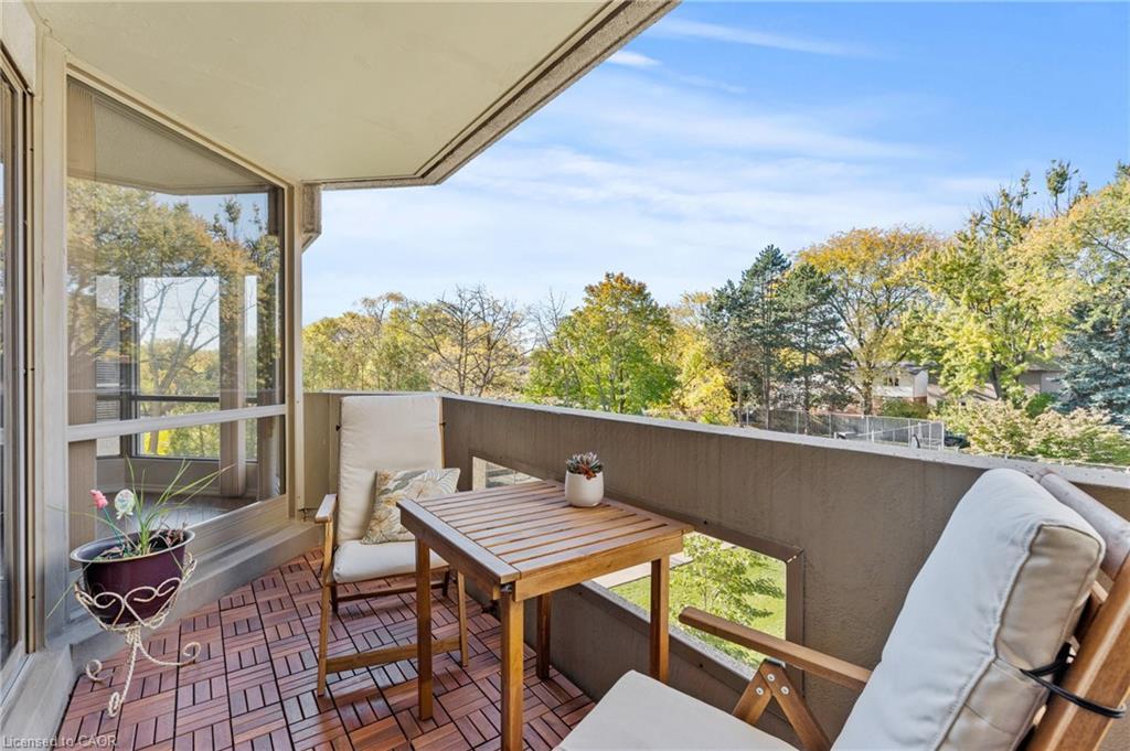 302-1201 North Shore Boulevard E, Burlington, ON - Outdoor With Balcony With Exterior