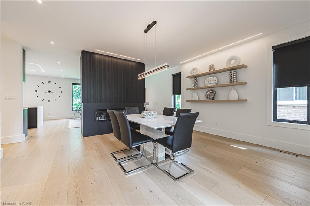 135 Eleanor Avenue, Hamilton, ON - Indoor Photo Showing Dining Room