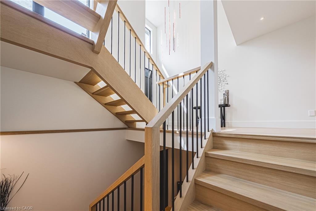 135 Eleanor Avenue, Hamilton, ON - Indoor Photo Showing Other Room