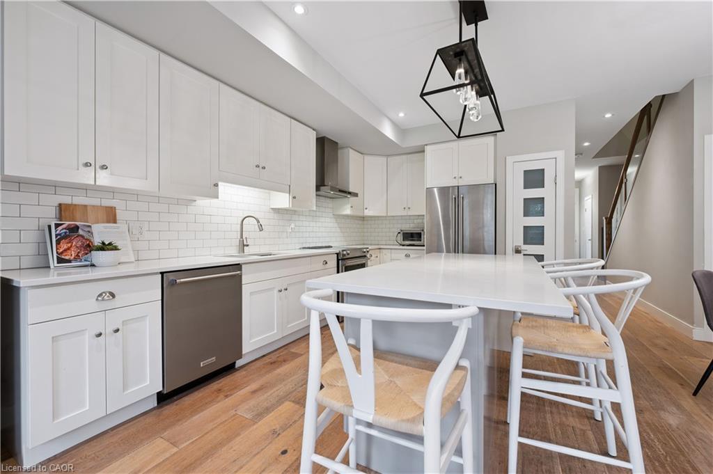 83-60 Arkell Road, Guelph, ON - Indoor Photo Showing Kitchen With Stainless Steel Kitchen With Upgraded Kitchen