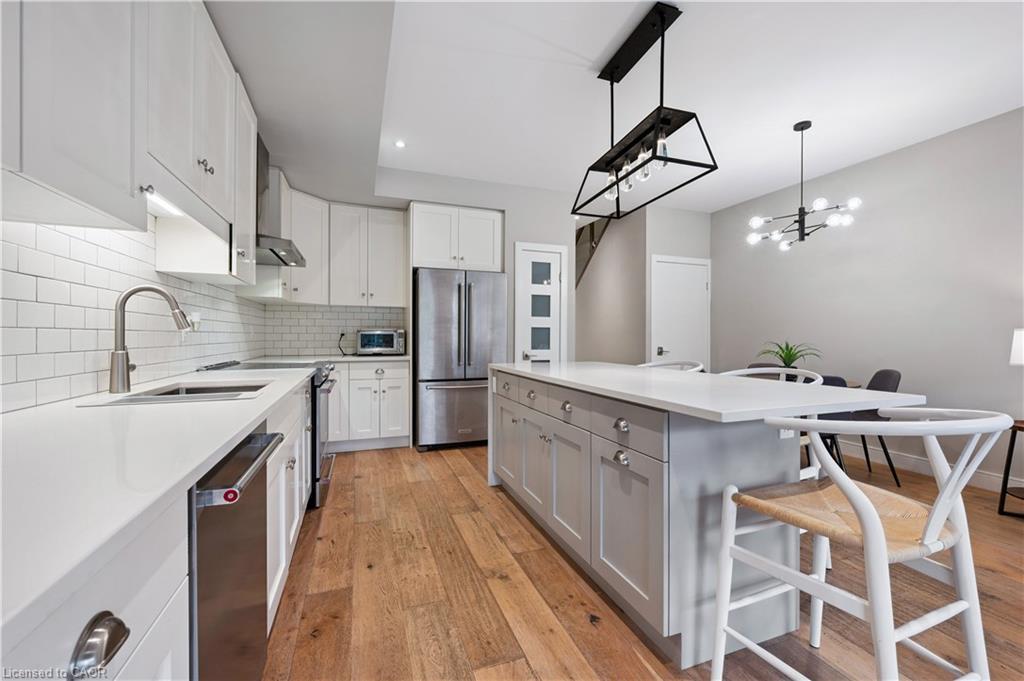 83-60 Arkell Road, Guelph, ON - Indoor Photo Showing Kitchen With Stainless Steel Kitchen With Upgraded Kitchen