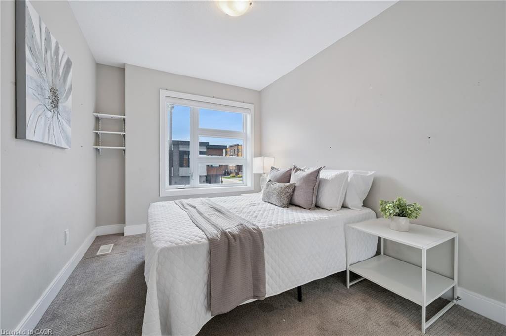 83-60 Arkell Road, Guelph, ON - Indoor Photo Showing Bedroom