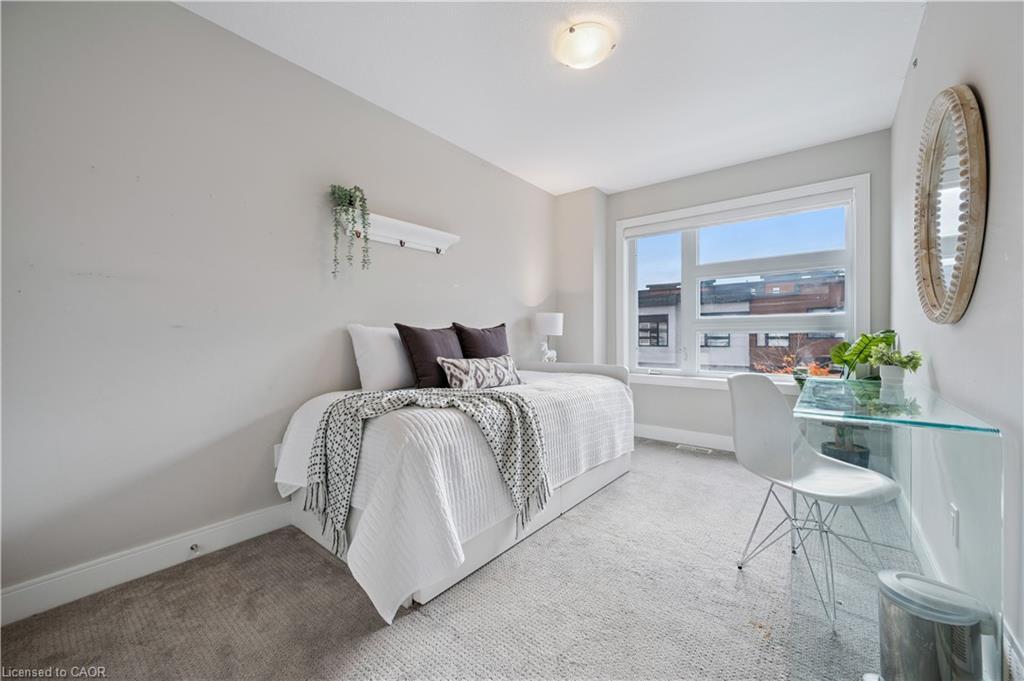 83-60 Arkell Road, Guelph, ON - Indoor Photo Showing Bedroom