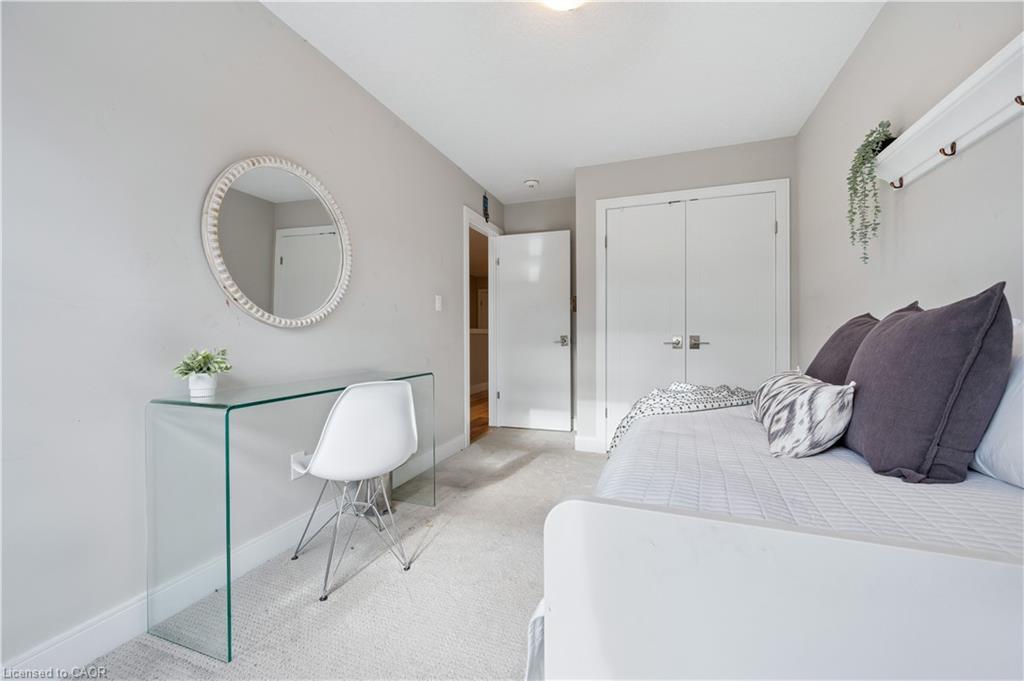 83-60 Arkell Road, Guelph, ON - Indoor Photo Showing Bedroom