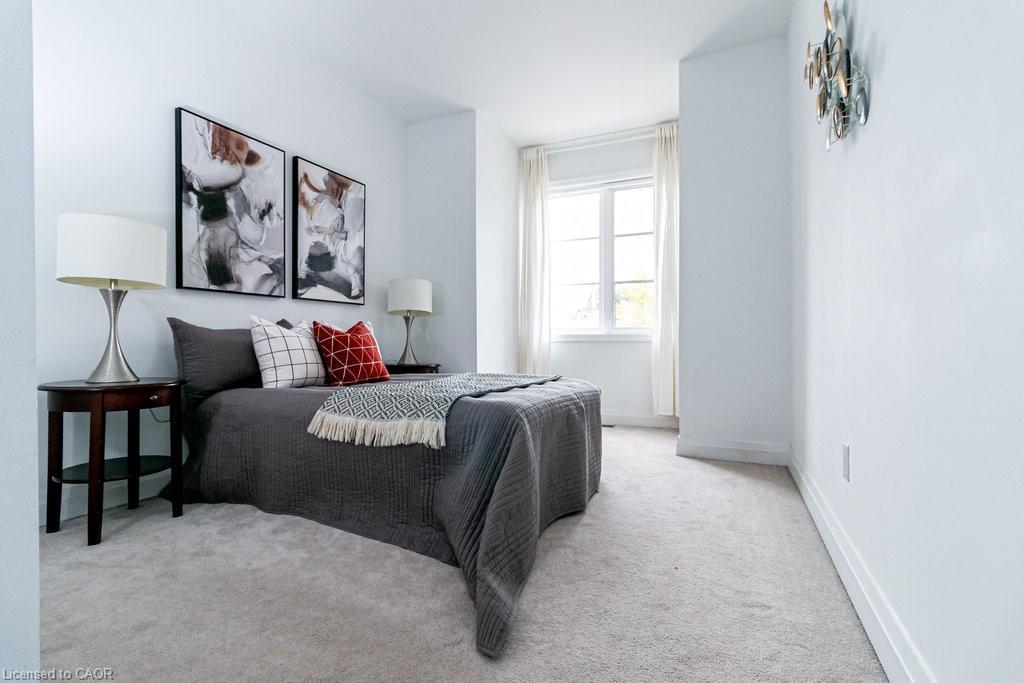 30-290 Barton Street W, Hamilton, ON - Indoor Photo Showing Bedroom