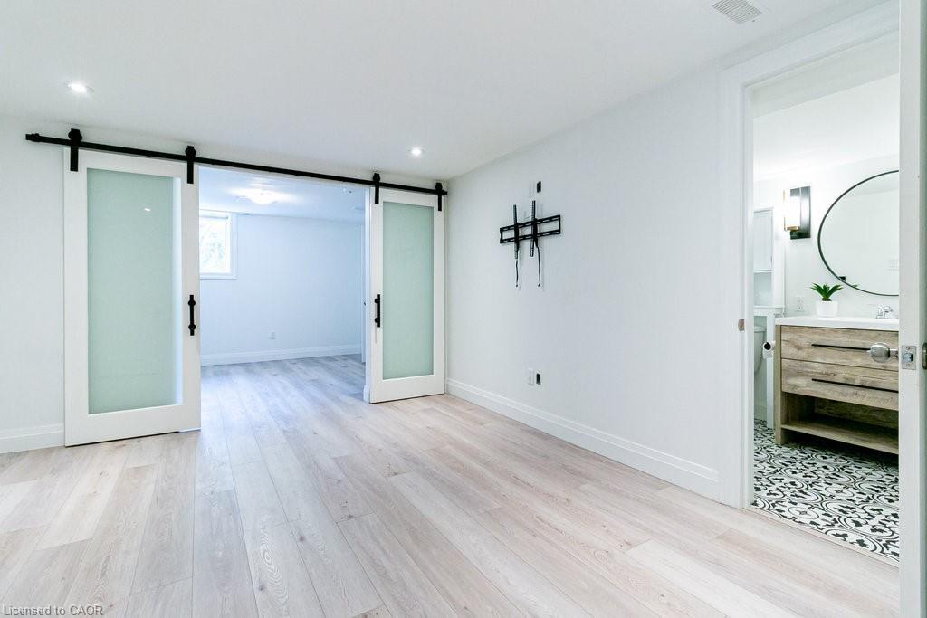 30-290 Barton Street W, Hamilton, ON - Indoor