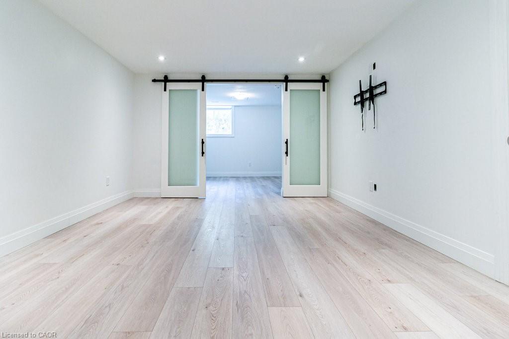 30-290 Barton Street W, Hamilton, ON - Indoor