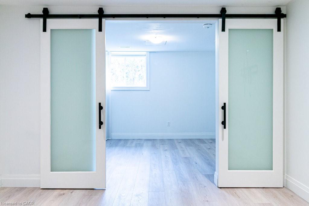 30-290 Barton Street W, Hamilton, ON - Indoor Photo Showing Other Room