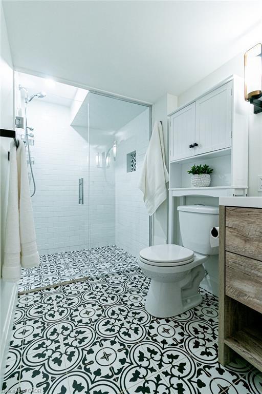 30-290 Barton Street W, Hamilton, ON - Indoor Photo Showing Bathroom