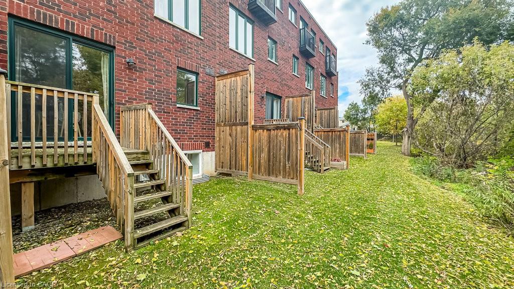 30-290 Barton Street W, Hamilton, ON - Outdoor