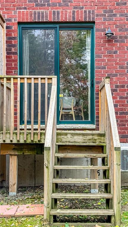 30-290 Barton Street W, Hamilton, ON - Outdoor