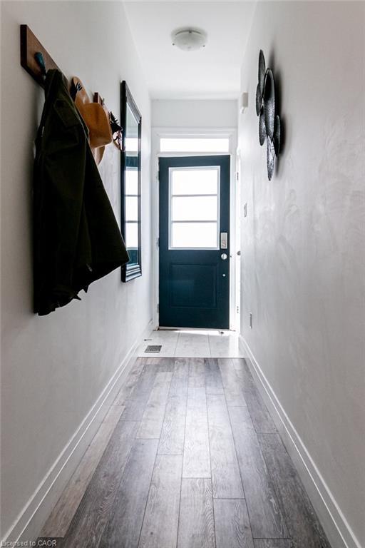 30-290 Barton Street W, Hamilton, ON - Indoor Photo Showing Other Room