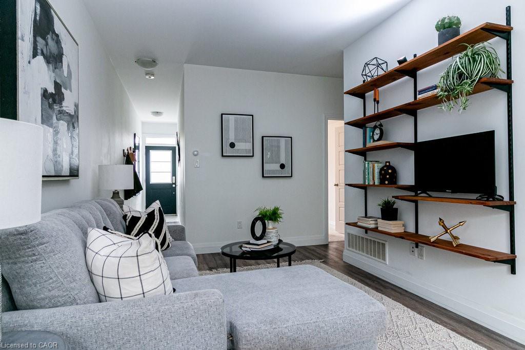 30-290 Barton Street W, Hamilton, ON - Indoor