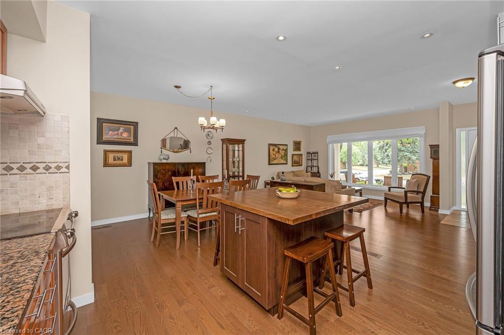 285 Surrey Drive, Oakville, ON - Indoor Photo Showing Dining Room