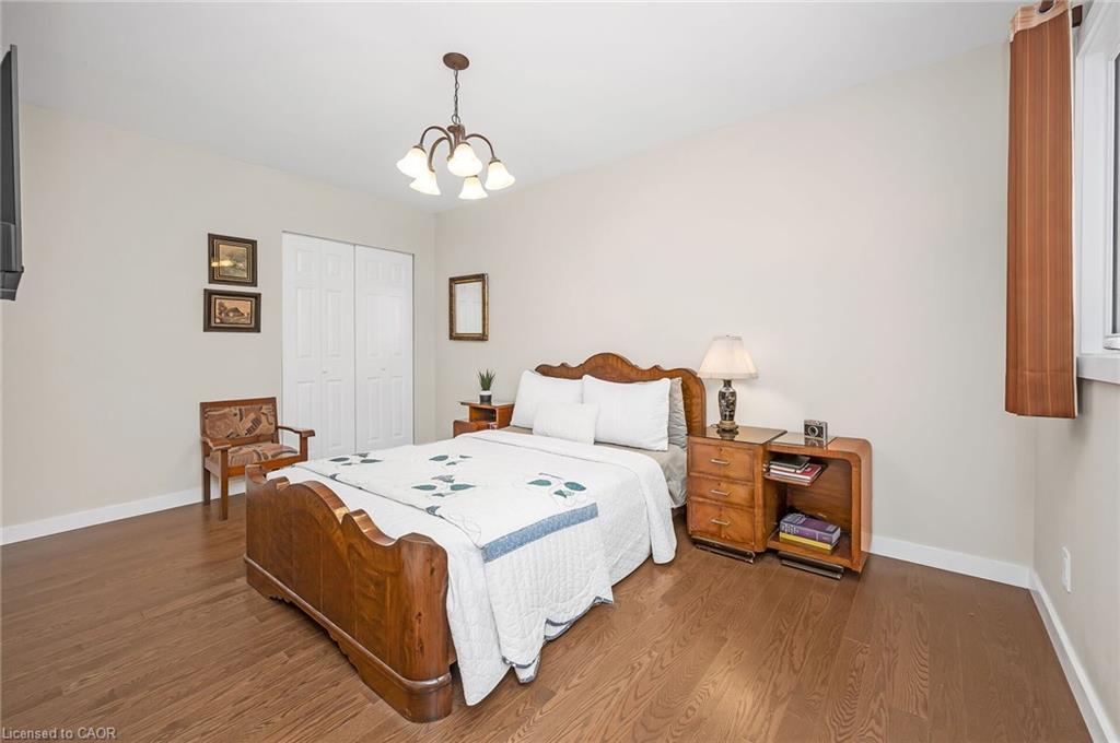 285 Surrey Drive, Oakville, ON - Indoor Photo Showing Bedroom