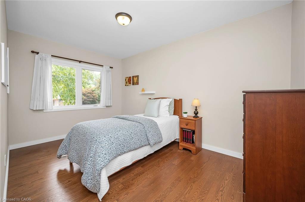 285 Surrey Drive, Oakville, ON - Indoor Photo Showing Bedroom