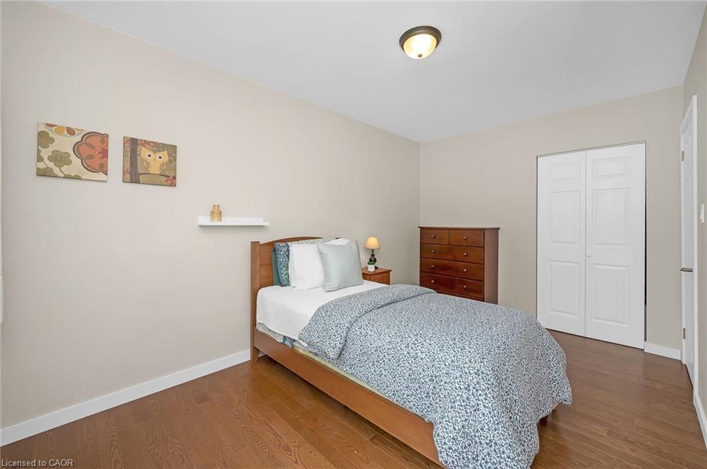285 Surrey Drive, Oakville, ON - Indoor Photo Showing Bedroom